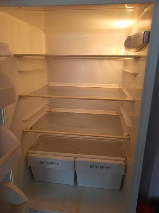 Холодильник морозілка zanussi.