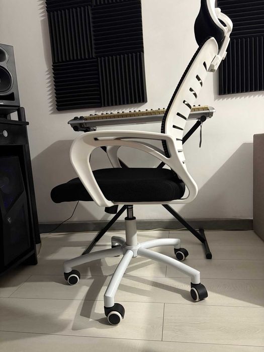 Крісло офісне Socket HALMAR