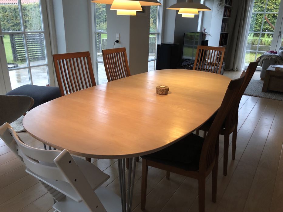 Skandynawski stół dębowy