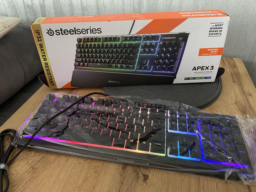 Klawiatura gamingowa SteelSeries Apex 3 czarna