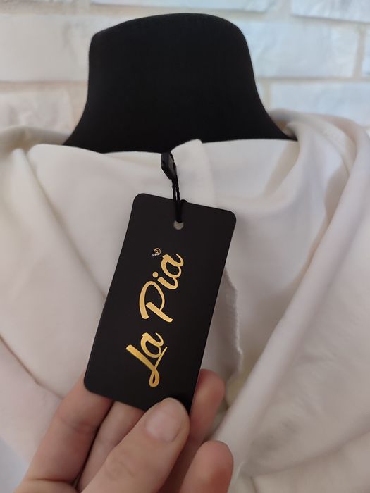 Nowa bluza kremowa z wyrazistym różem L-XL