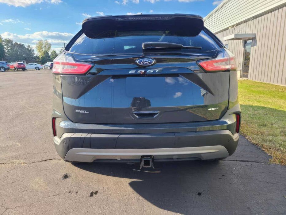 Ford Edge      2021