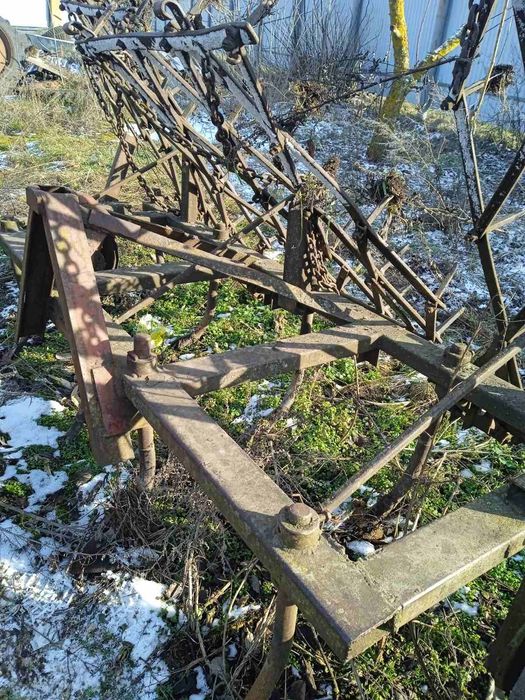 Продається трактор МТЗ 80 плуг культиватор деталі за телефоном