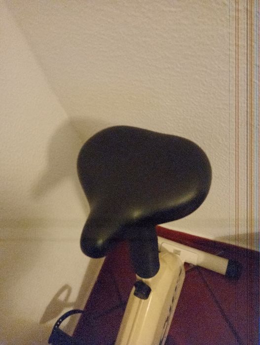 Bicicleta estática em bom estado