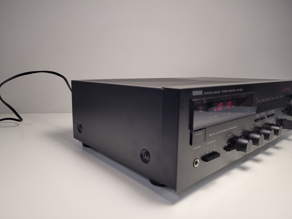 Amplituner Yamaha RX-300 Czarny – Sprawny, Klasyczny Sprzęt Audio!