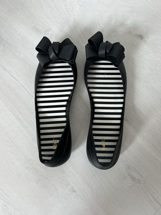 Czarne baleriny z odkrytym palcem i z kokardką loft37 36/37