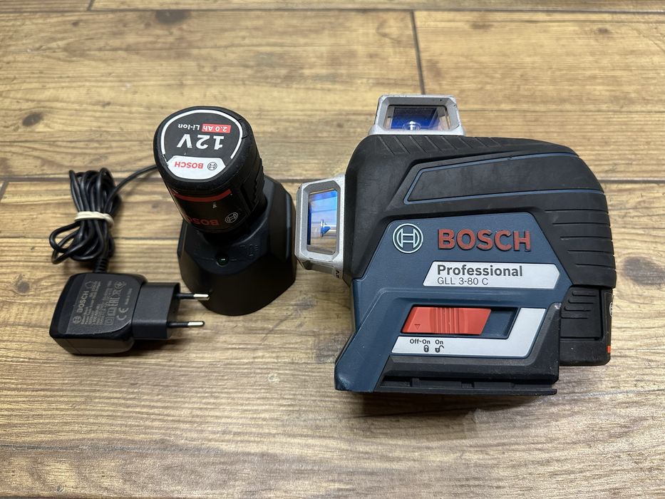Laser krzyżowy BOSCH GLL 3-80 C | ZESTAW 2x bateria 2AH + ładowarka
