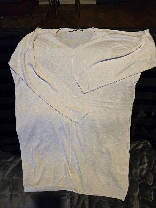 Damski duży sweter cienki.