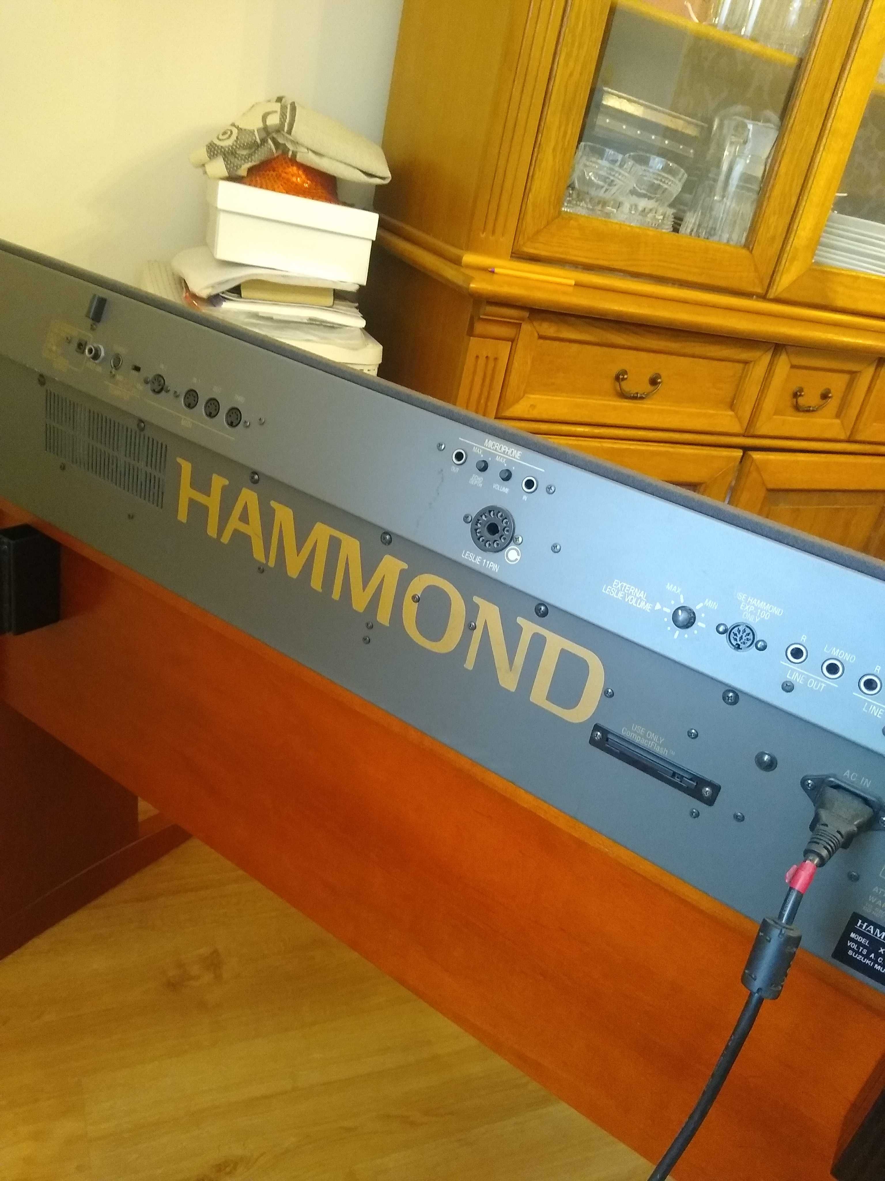 Organy Hammond XE-1