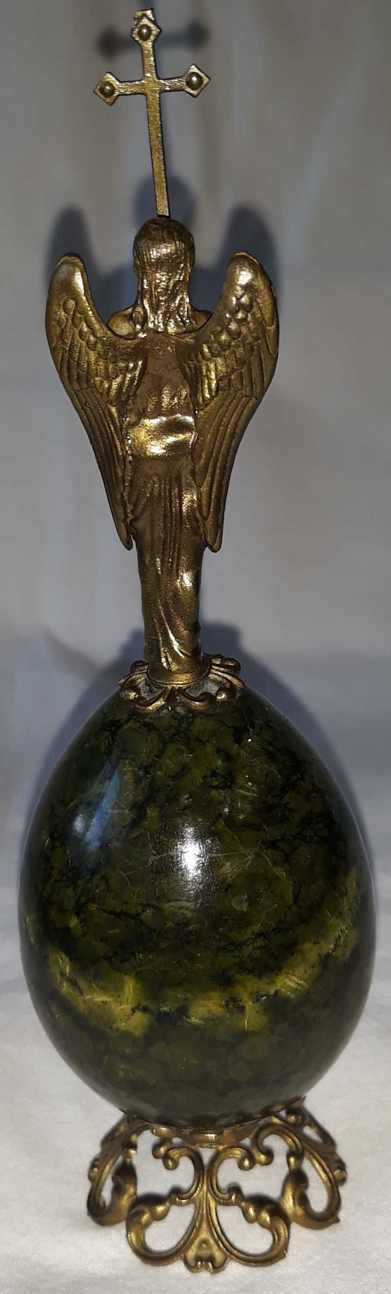 mosiężna figurka anioł- malachit