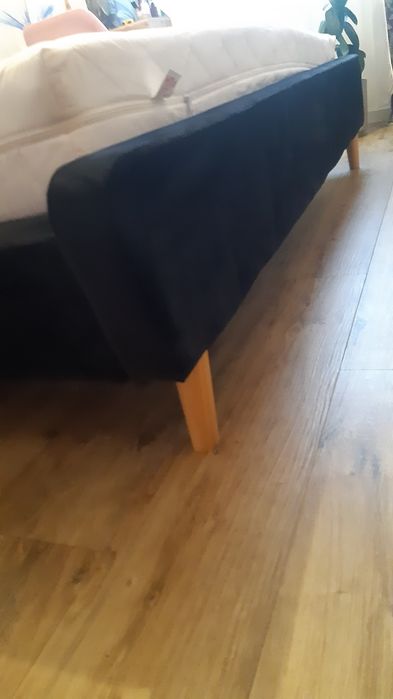 Łóżko na sprzedaż