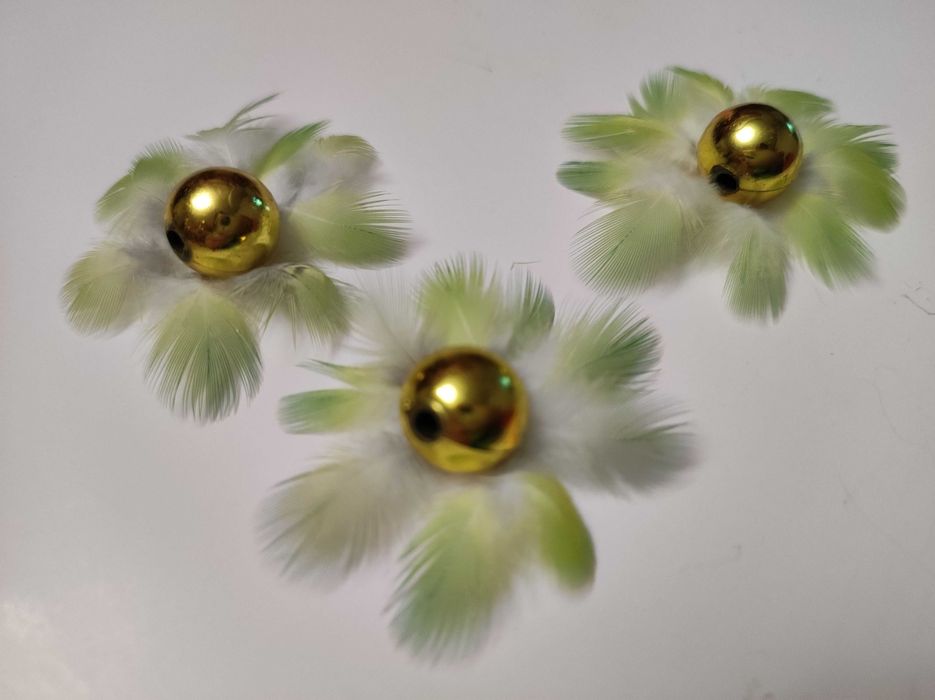Пір’я хвилястого папуги. 500 шт., сережки з пір'я