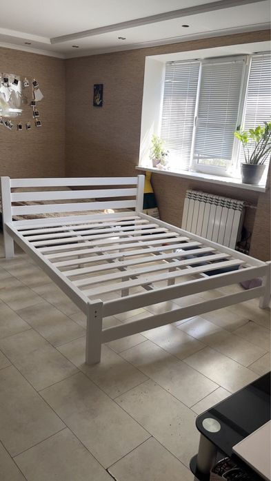 Двоспальне ліжко