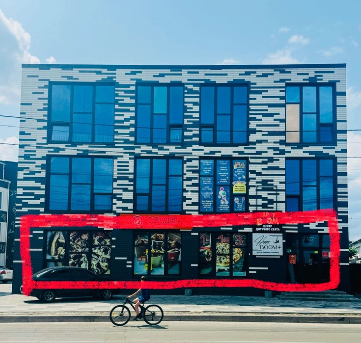 Оренда приміщення в центрі 70 м.кв, 1-й поверх, фасад, канікули ремонт