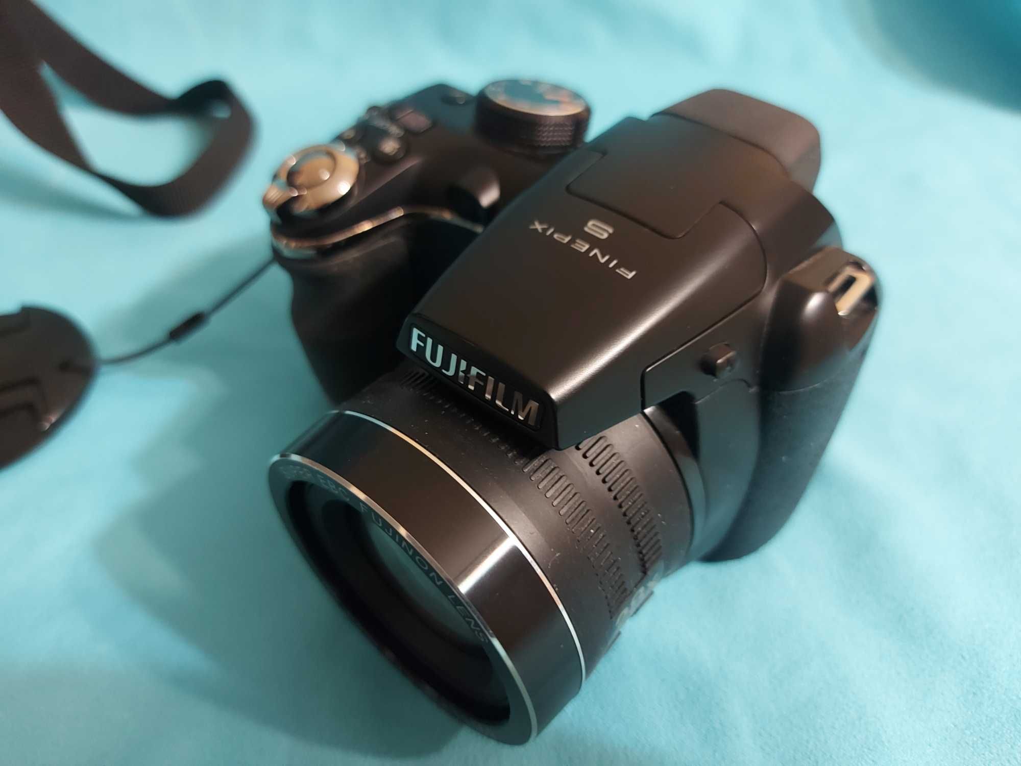 Fujifilm Finepix 4400. Aparat sprawny, mega stan. Zoom 28x, 14 MPix