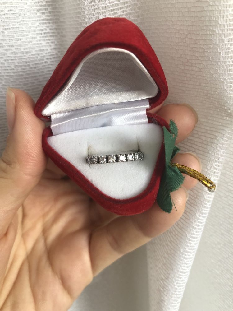 Серебряное кольцо с цирконием 925