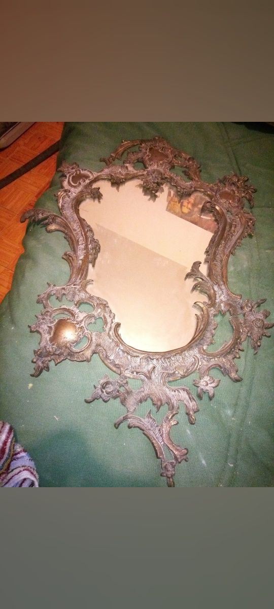 Espelho antigo, em metal