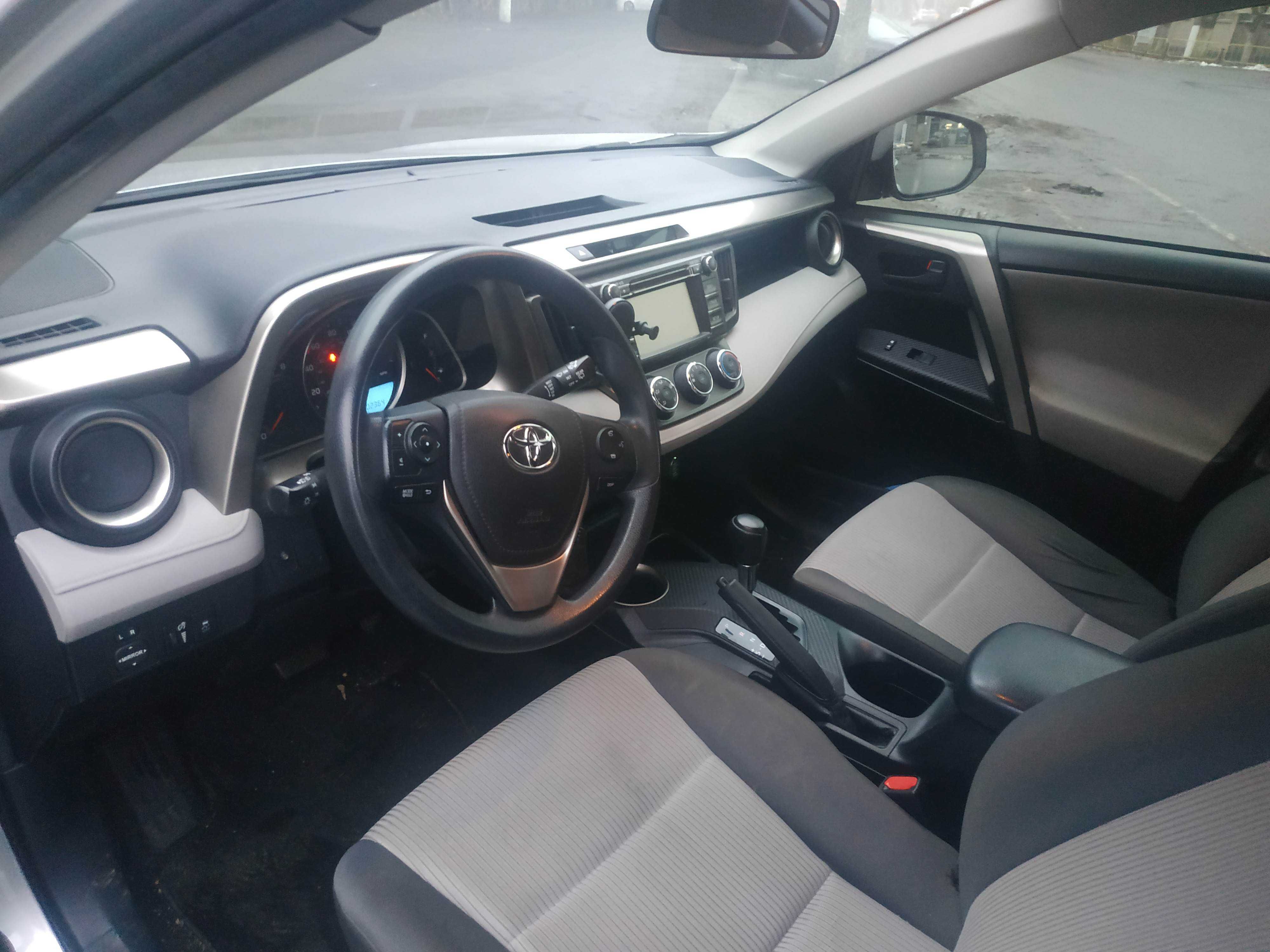 Продам Toyota RAV4 2014