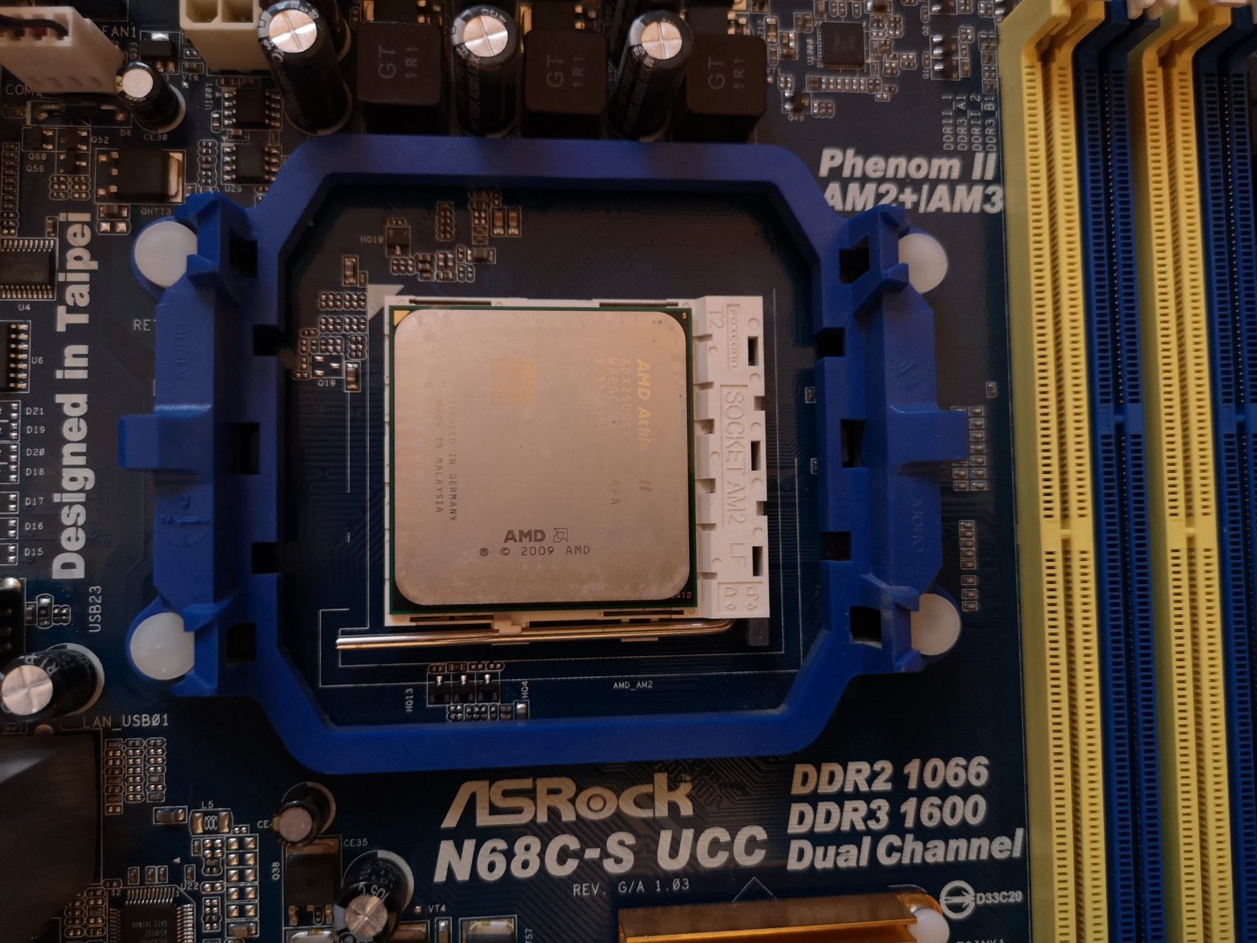 ASRock N68C-S UCC Rev 1.03 + AMD Athlon II 2x3GHz + chłodzenie