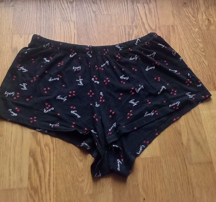 Krotkie spodenki pizamowe