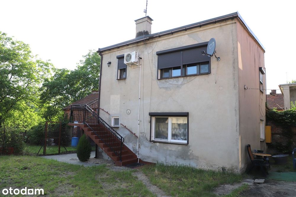 Dwa niezależne lokale mieszkalne + odrębna działka 715 m2