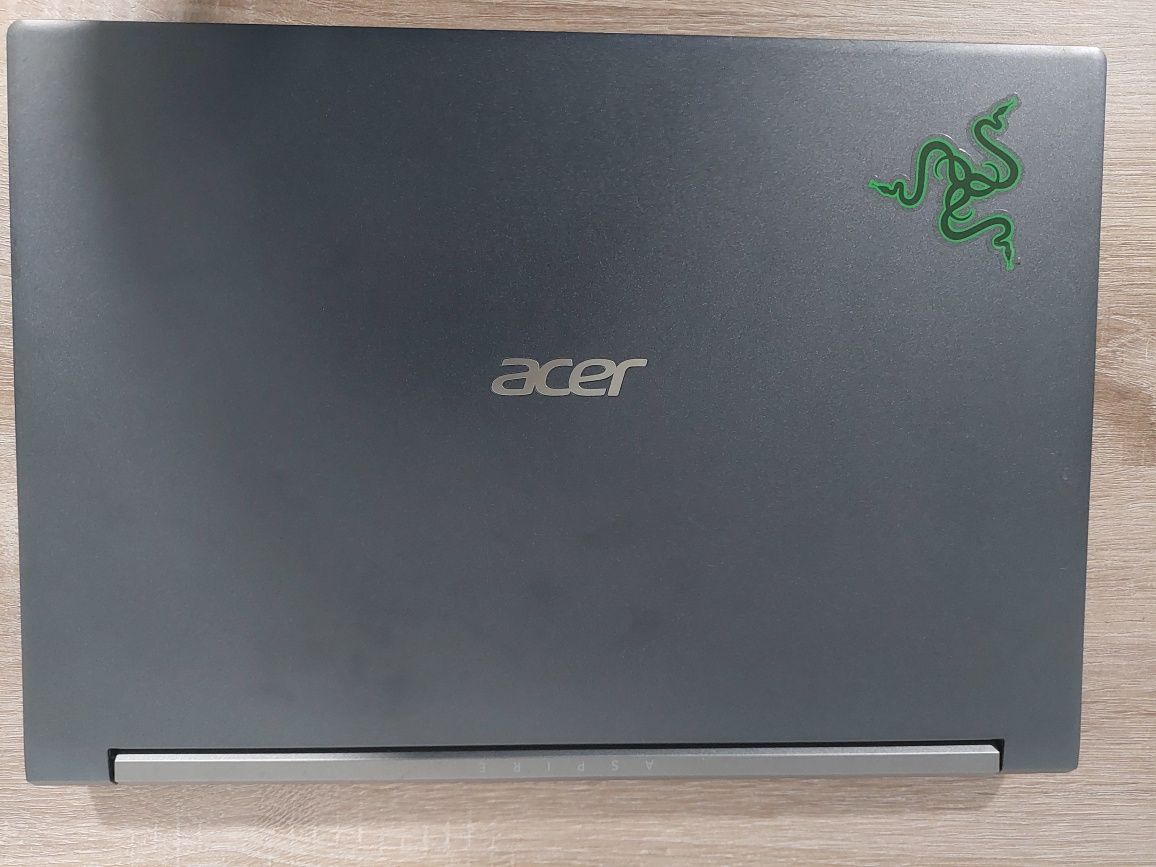 Portatil acer aspire 7