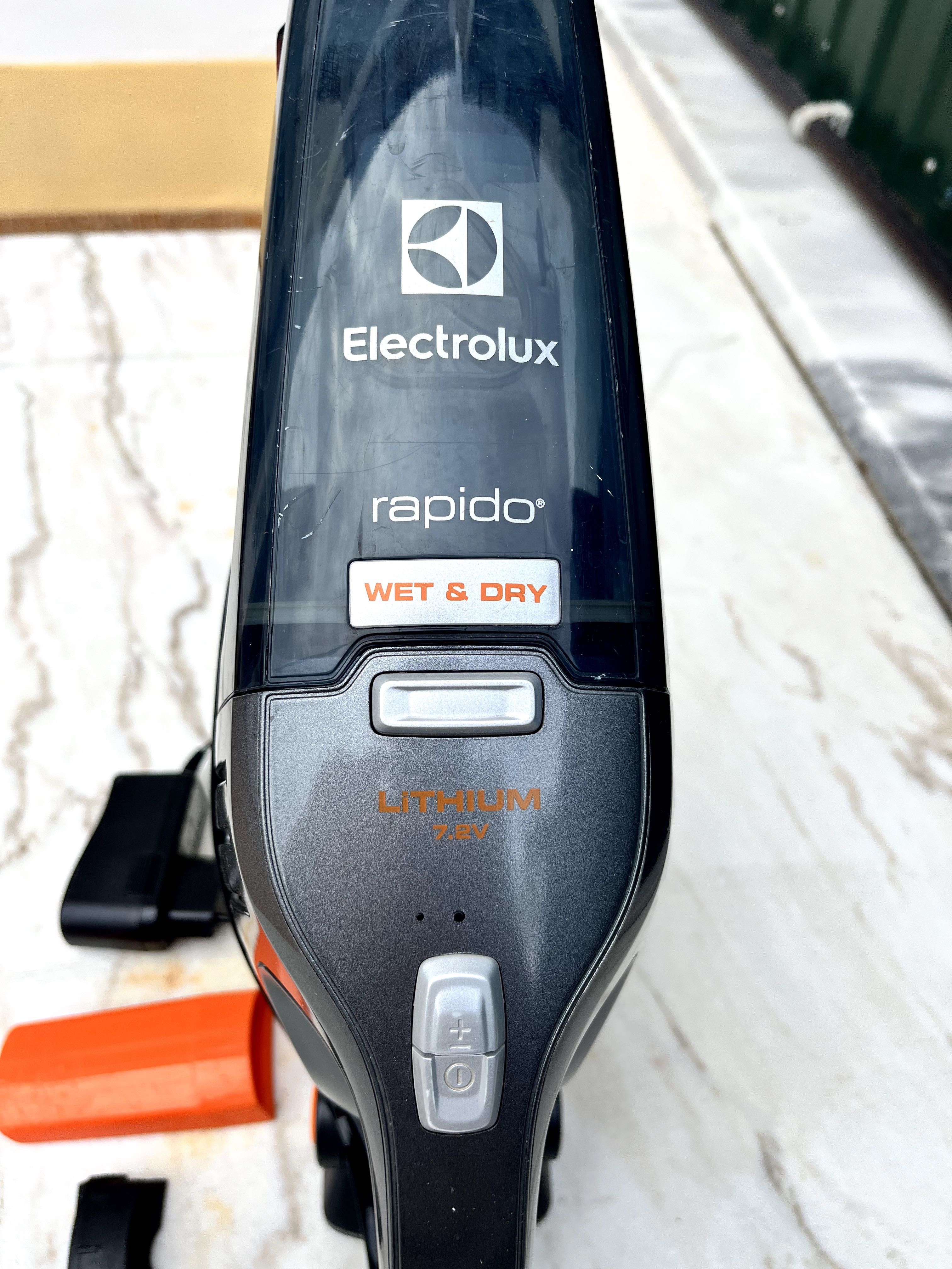 Aspirador de mão Electrolux Rapido Wet & Dry 7,2V (bateria viciada)