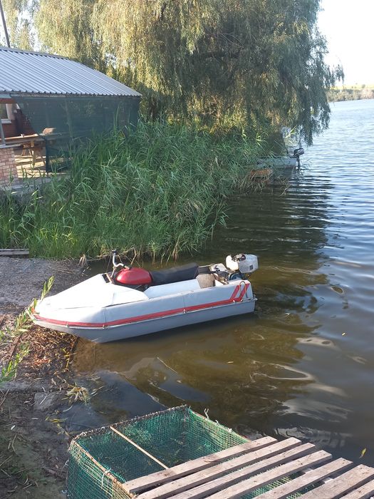 Продам човен ( водний скутер)