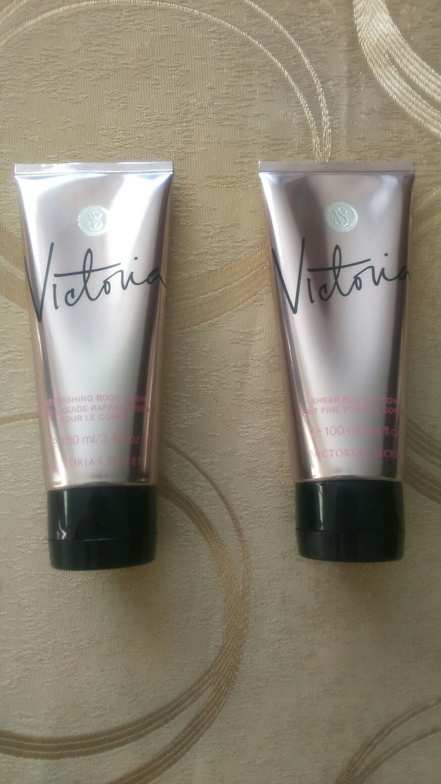 Victoria Secret LOVE, body lotion, 100 ml