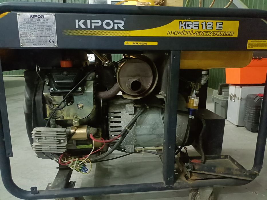 Продам генератор бензиновий 7.7КВт