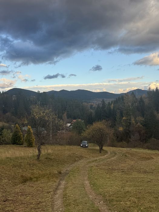 Ділянка Карпати,Микуличин.Земля в горах з газом