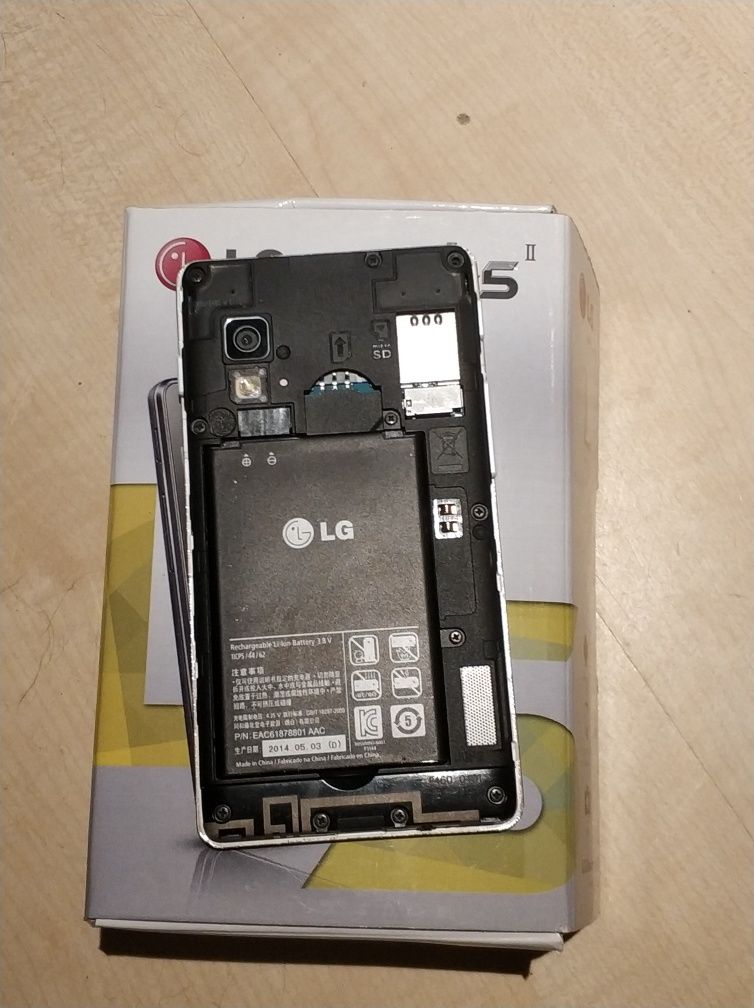 Telefon LG e460 uszkodzony