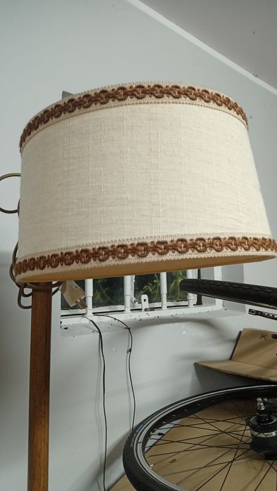 Lampa podłogowa stojąca