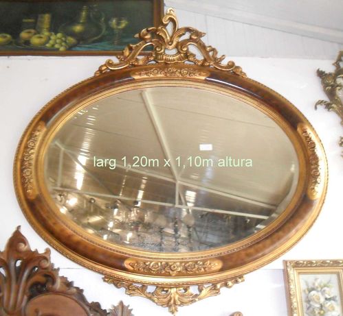 Espelho oval todo trabalhado com 1,20m x 1,20m