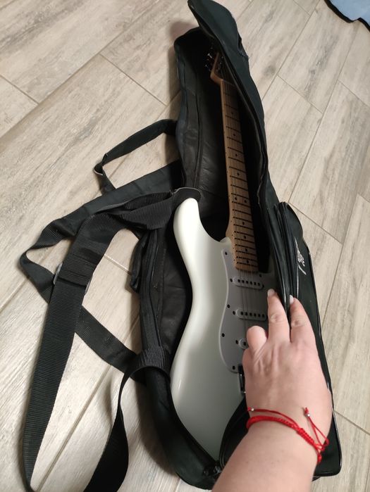 Кофр, кейс, чехол  для электрогитары, и классической 105см