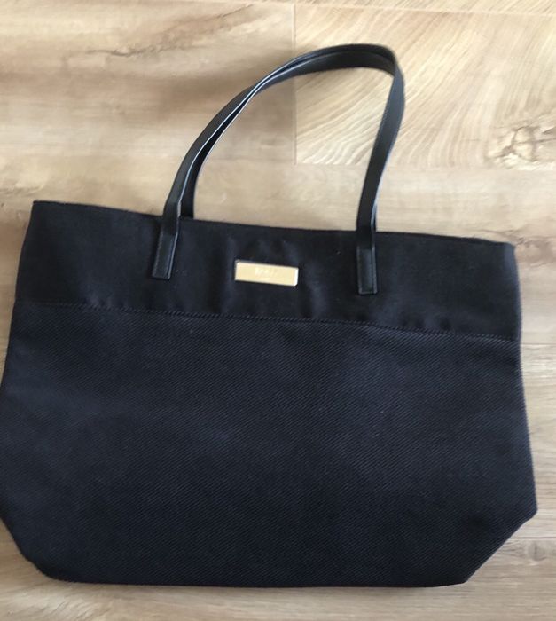 Nowe torebki Torebka w paski Monnari i czarna Hugo Boss