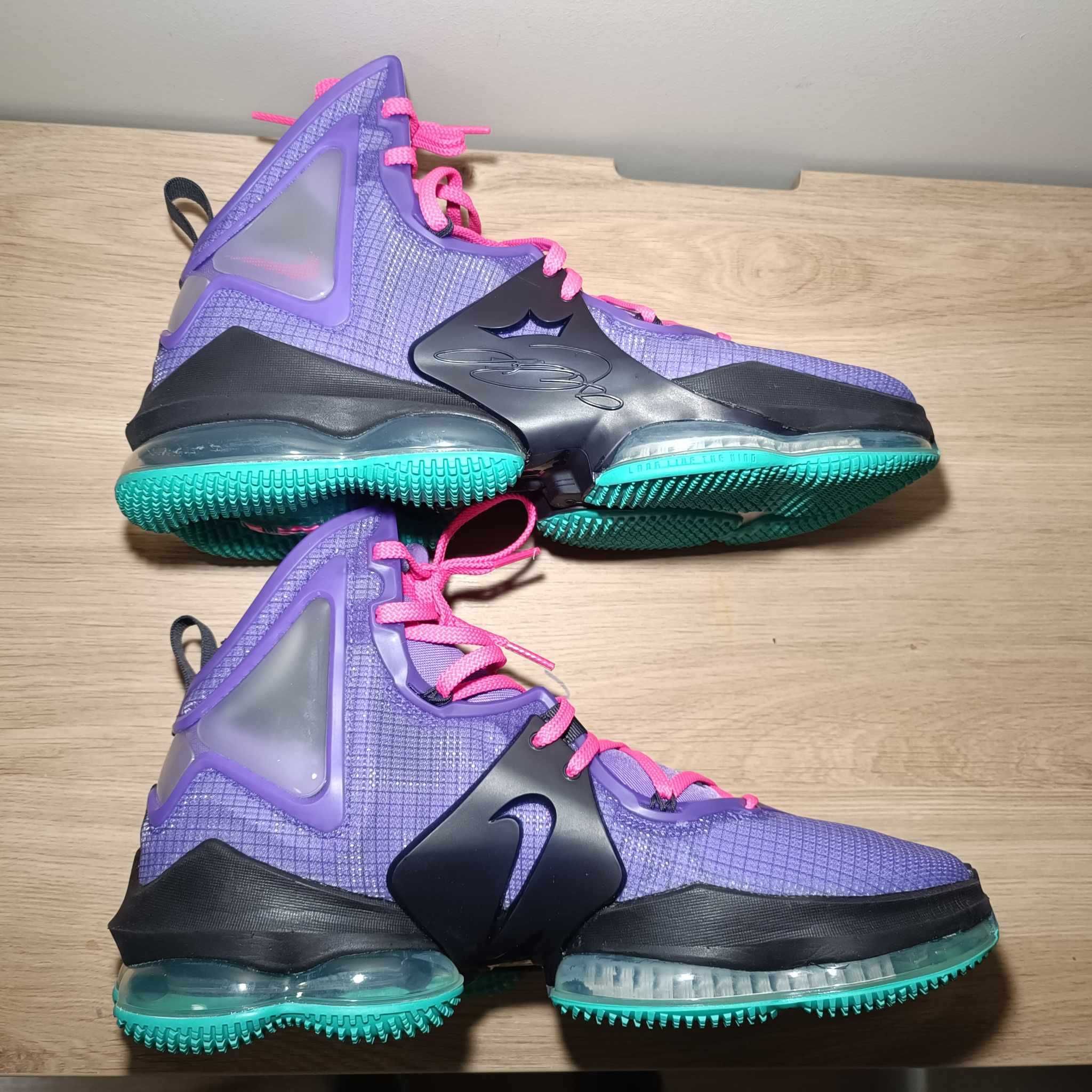 Nike LeBron XIX r. 45 (29 cm) Wild Berry/Hyper Pink