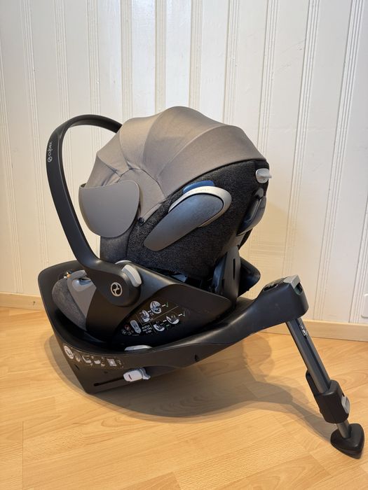 Cybex Platinum cloud + база Isofix Base Z 360