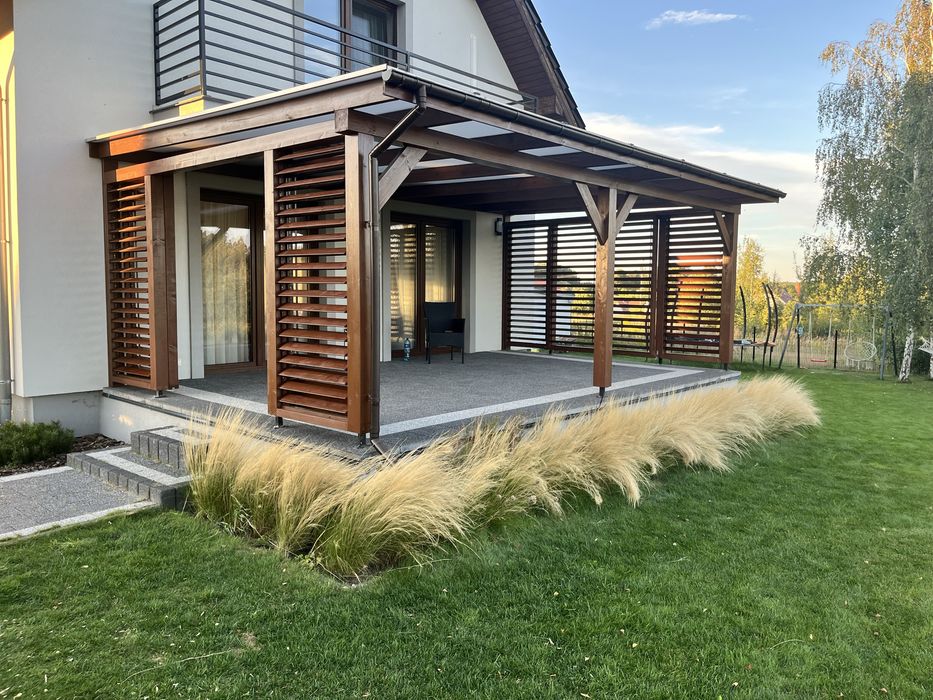 Pergola ruchome deseczki zadaszenie tarasu shuttersy