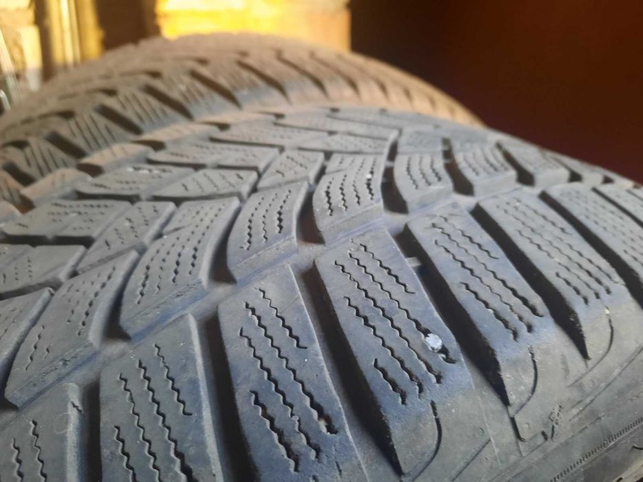 Зимова резина GoodYear 235/45 R.18