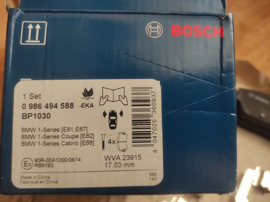 BMW e87; Bosch; Zestaw klocków hamulcowych,