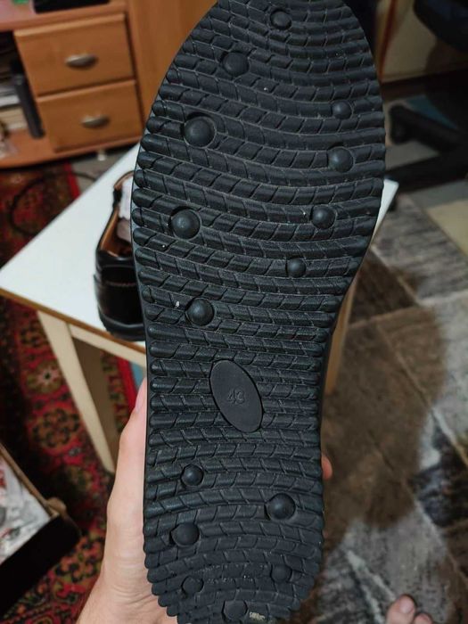 Чоловічі туфлі нові