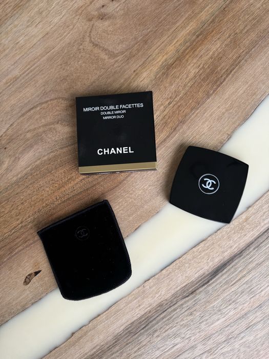Lusterko chanel