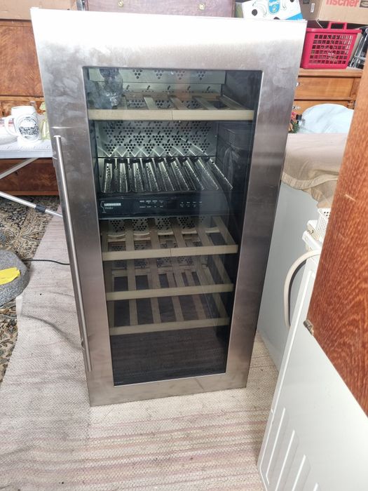 Lodowka chlodziarnia do wina Libherr