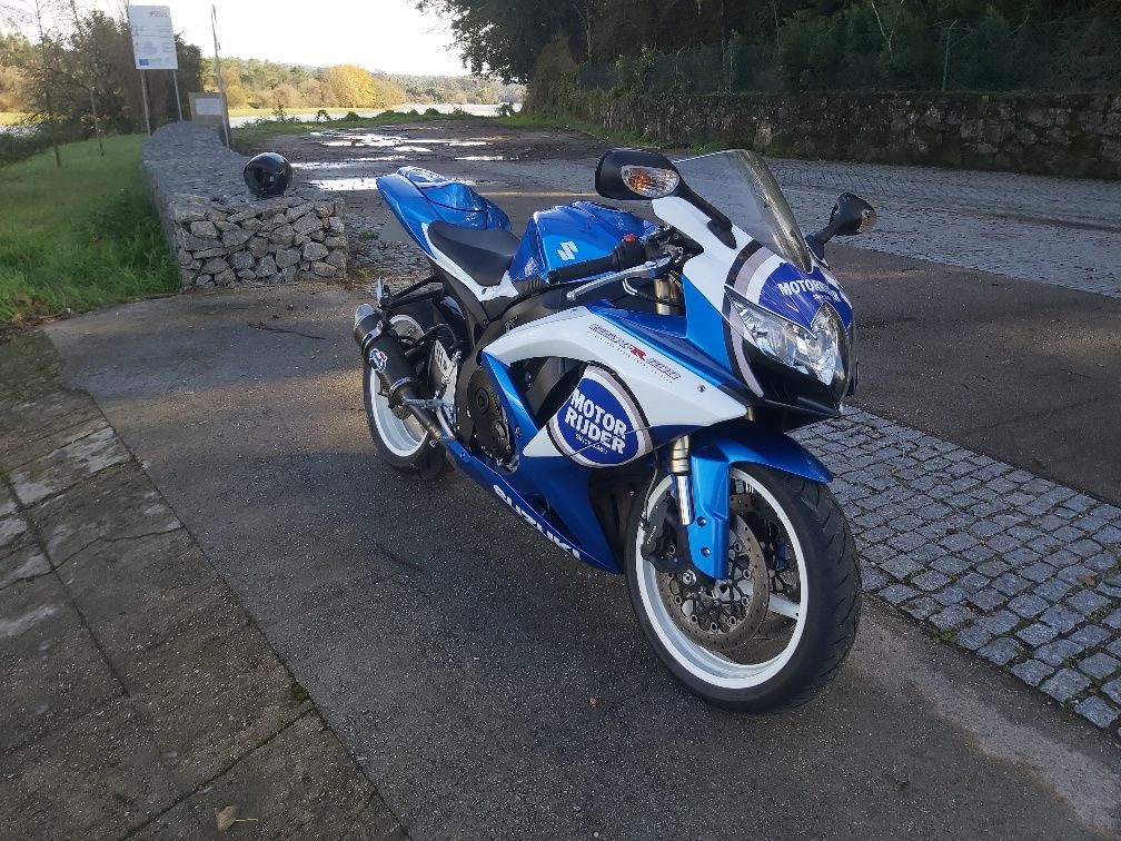 Suzuki gsxr 600 edição 30 anos