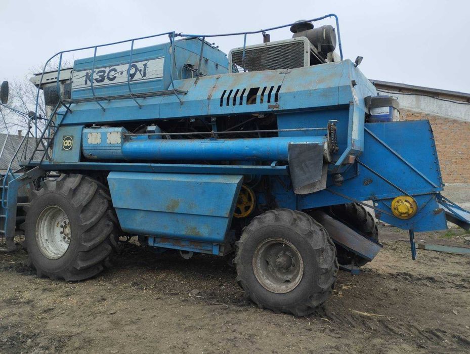 Комбайн КЗС-9-1 "СЛАВУТИЧ"