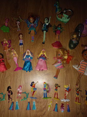 Zestaw laleczek Barbie mini oraz inne