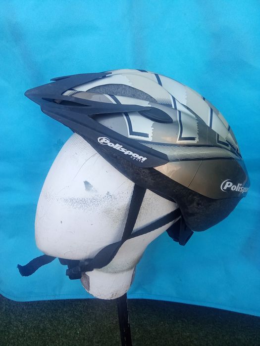 Capacete de bicicleta e trotinetes