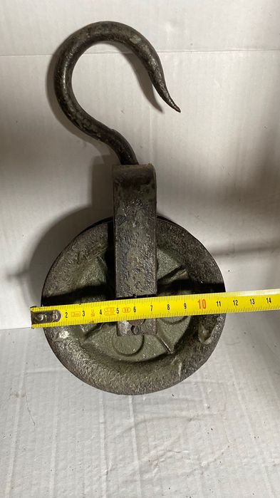 Roldana antiga em ferro