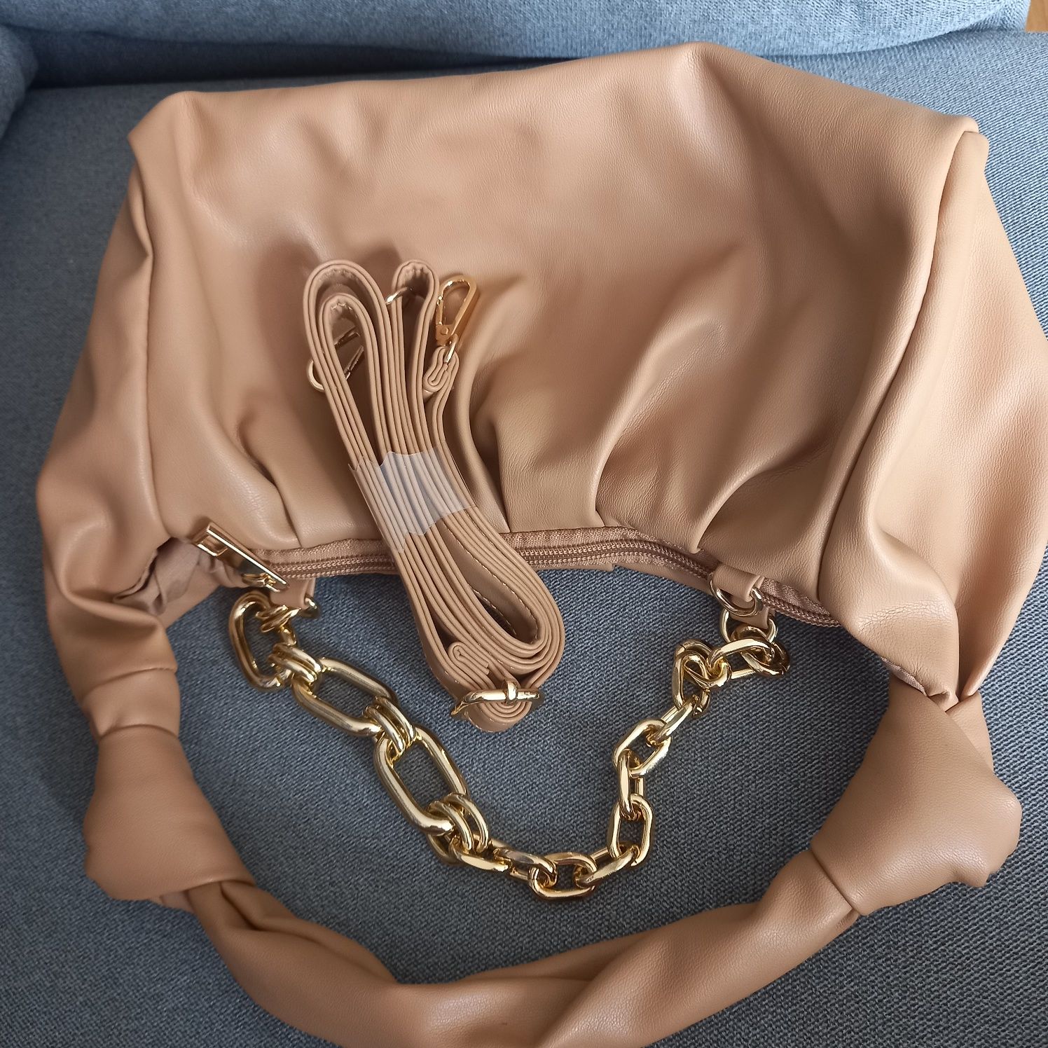 Carteira bege e dourado, marca Primark